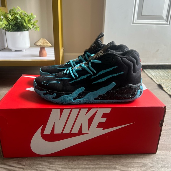 Puma Other - Puma MB.03 ‘Blue Hive’